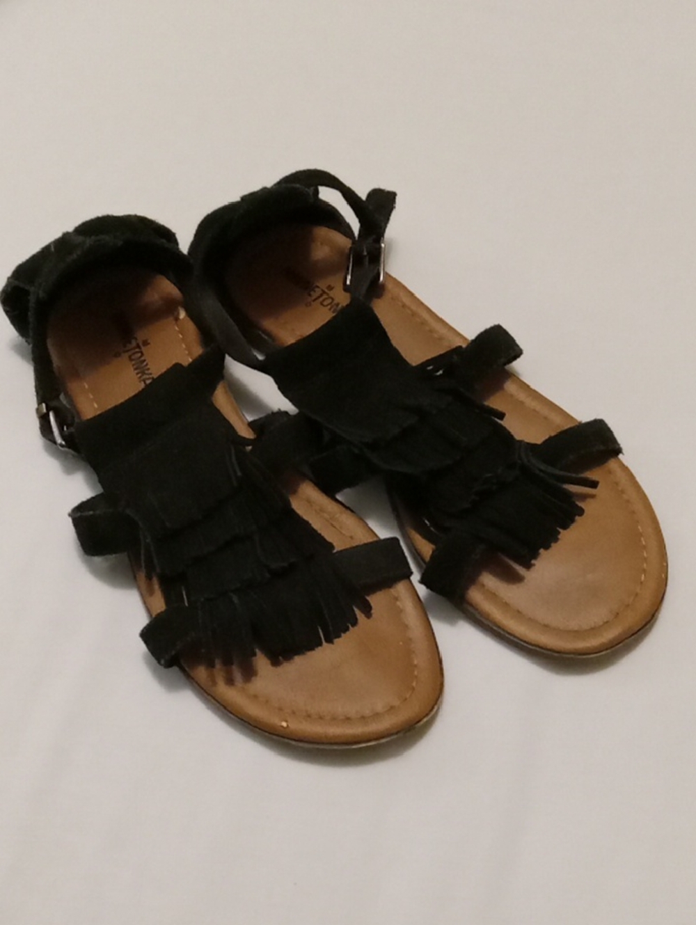 Minnetonka Fringe Ankle Buckle Sandals sz. 9